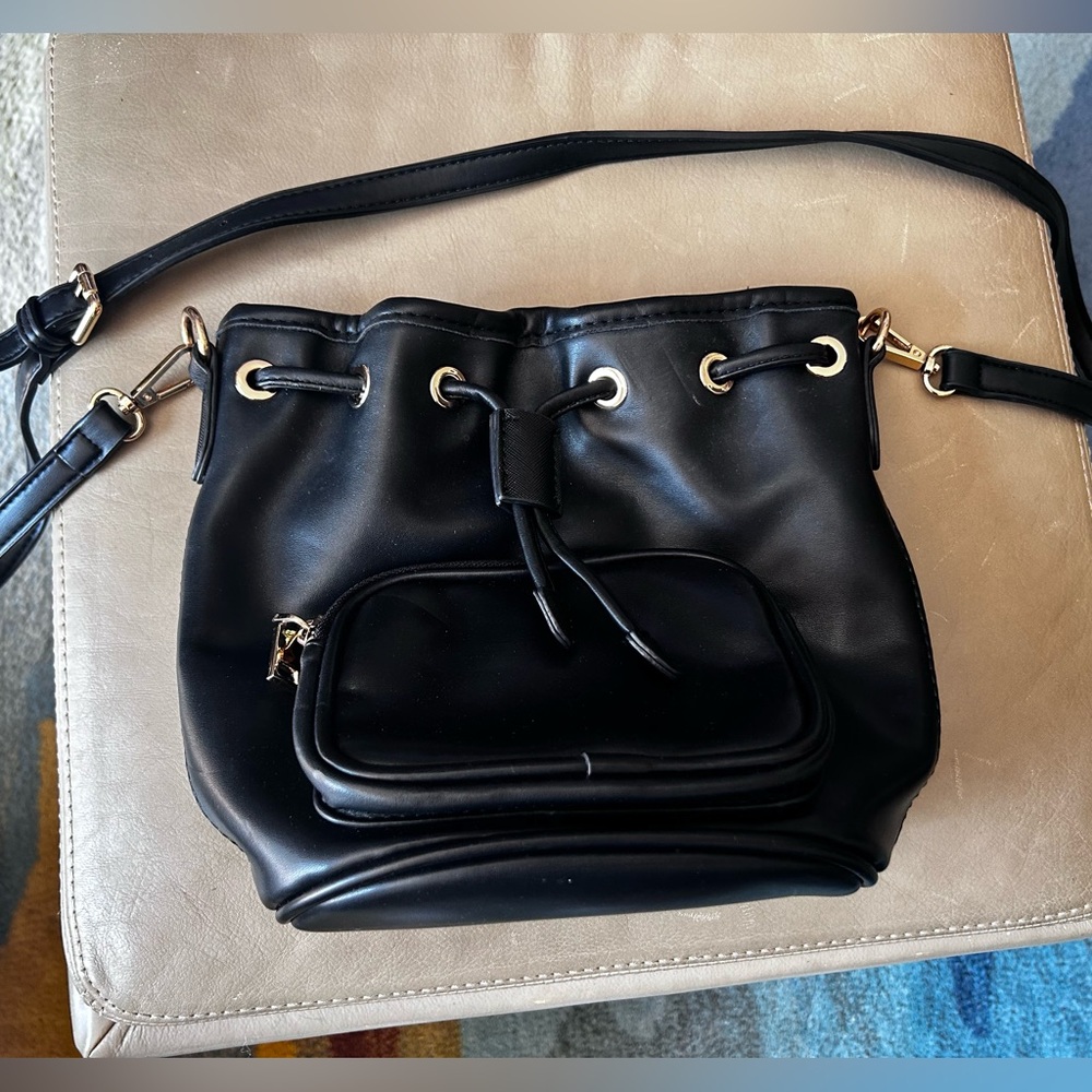 Elegant Black Bucket Bag